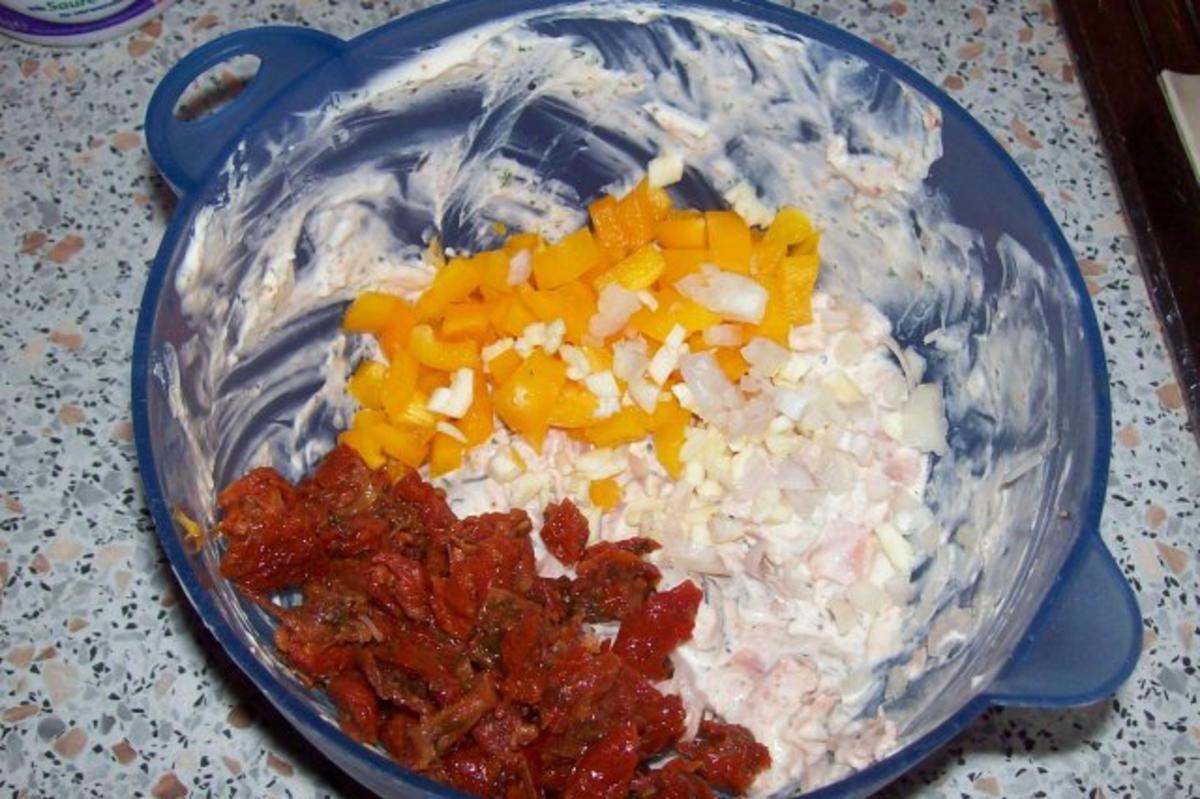Vorspeise/Abendessen: Blätterteig-Lachs-Törtchen mit Pesto und Tomaten - Rezept - Bild Nr. 3
