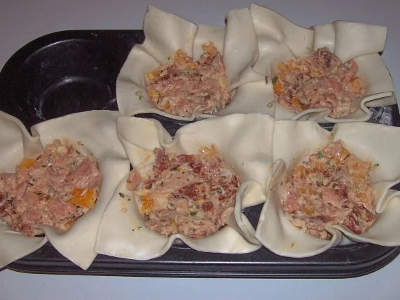 Vorspeise/Abendessen: Blätterteig-Lachs-Törtchen mit Pesto und Tomaten - Rezept - Bild Nr. 7