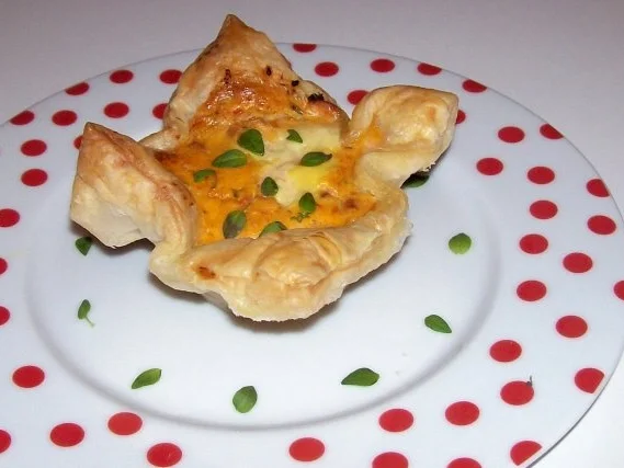 Vorspeise/Abendessen: Blätterteig-Lachs-Törtchen mit Pesto und Tomaten - Rezept - Bild Nr. 13