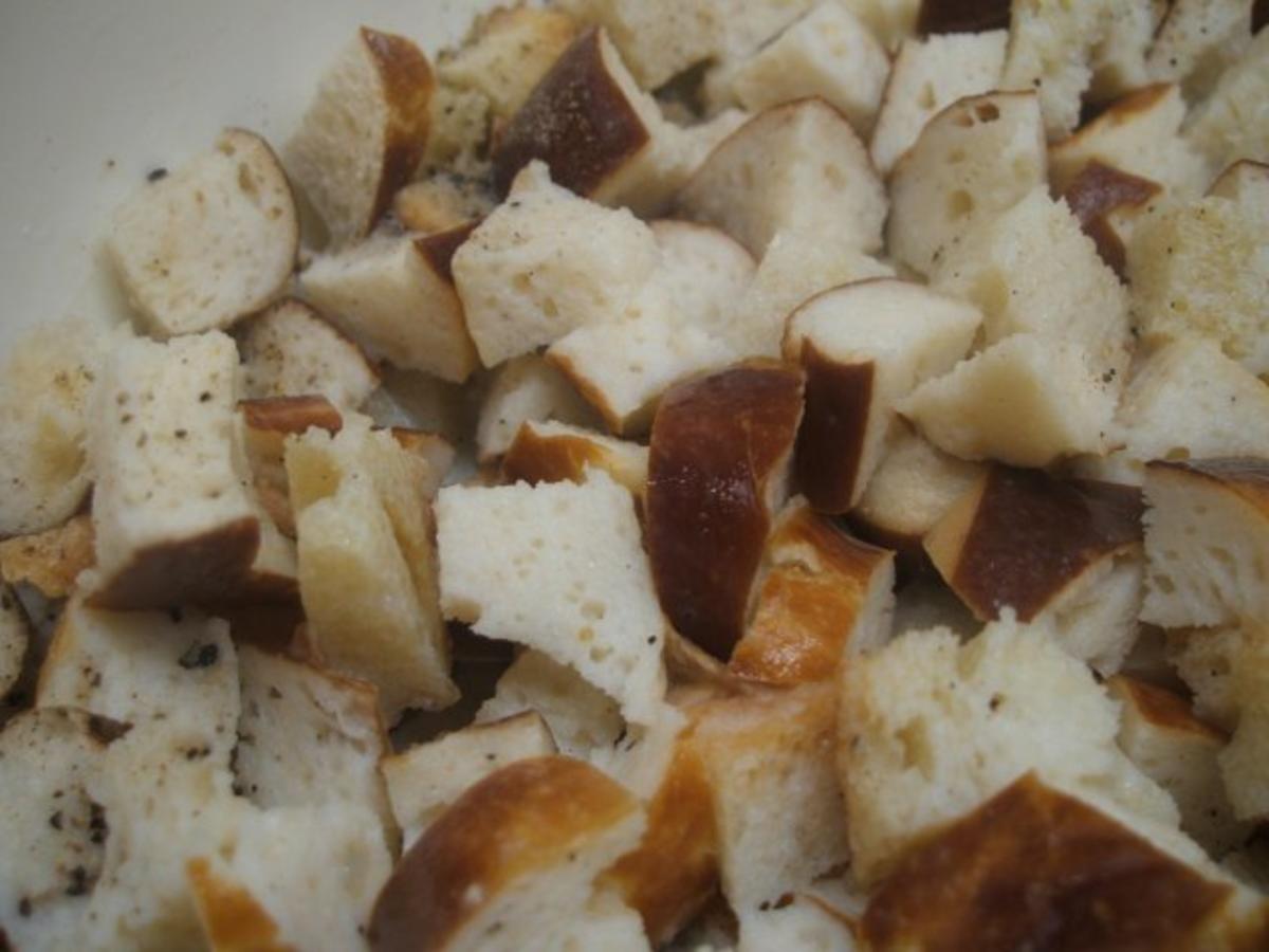 Knödel: Speck-Gugelhüpfchen in Käse-Sahne-Soße - Rezept - Bild Nr. 4