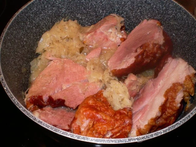 Schäufele mit Sauerkraut und Kartoffelpürree - Rezept - Bild Nr. 2