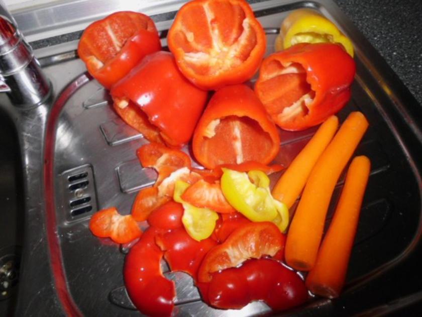 Gefüllter Paprika - einfach - von Enikoe Gefüllter Paprika - einfach - von Enikoe