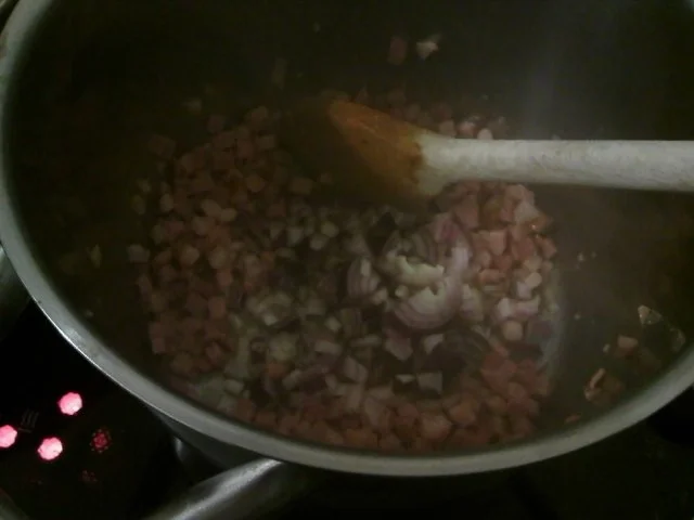 Rezept: Schweinegulasch Bild Nr. 9 Schweinegulasch - Rezept - Bild Nr. 9