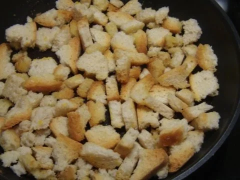 Rezept: Möhren Geflügelsuppe mit Croutons Bild Nr. 7 Möhren Geflügelsuppe mit Croutons - Rezept - Bild Nr. 7