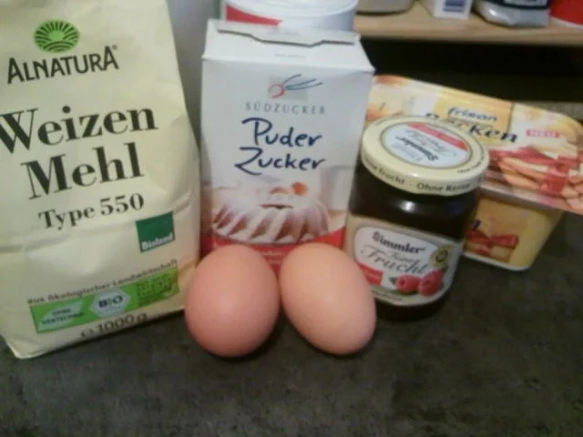 Rezept: Himbeergelee-Taler Bild Nr. 2 Himbeergelee-Taler - Rezept - Bild Nr. 2