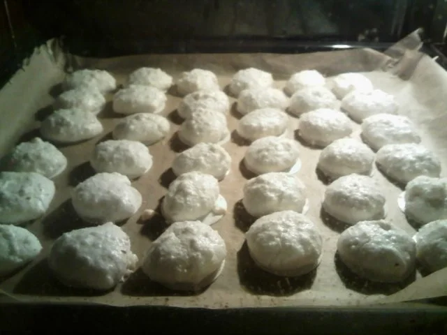 Rezept: Kokoshäufchen auf Oblade Bild Nr. 4 Kokoshäufchen auf Oblade - Rezept - Bild Nr. 4