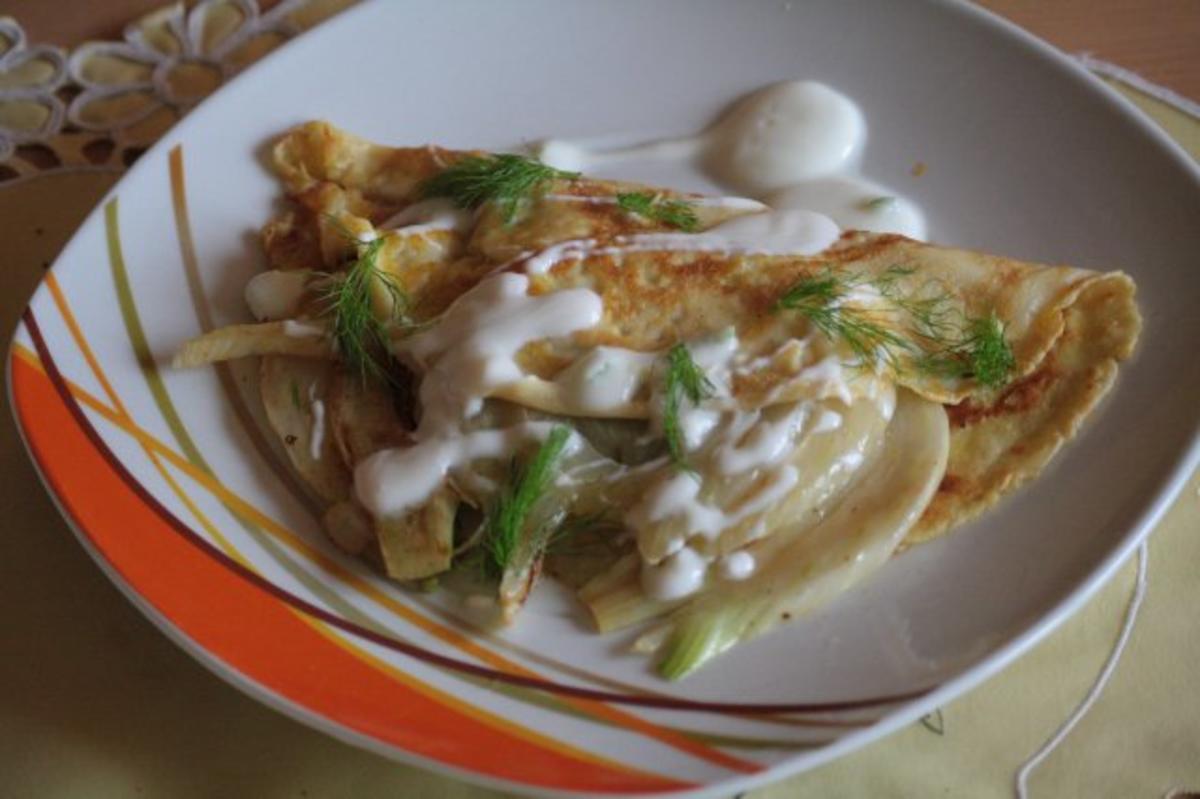 Bilder für Crepes mit Fenchel und Zitronenjoghurt - Rezept