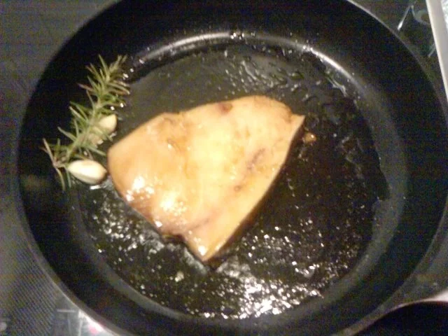 Rezept: ENTWAFFNETER WAFFENNARR WIRD IN DIE PFANNE GEHAUEN - Schwertfisch-Steaks Bild Nr. 6 ENTWAFFNETER WAFFENNARR WIRD IN DIE PFANNE GEHAUEN - Schwertfisch-Steaks - Rezept - Bild Nr. 6