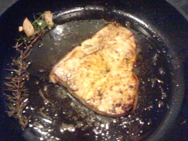 Rezept: ENTWAFFNETER WAFFENNARR WIRD IN DIE PFANNE GEHAUEN - Schwertfisch-Steaks Bild Nr. 7 ENTWAFFNETER WAFFENNARR WIRD IN DIE PFANNE GEHAUEN - Schwertfisch-Steaks - Rezept - Bild Nr. 7