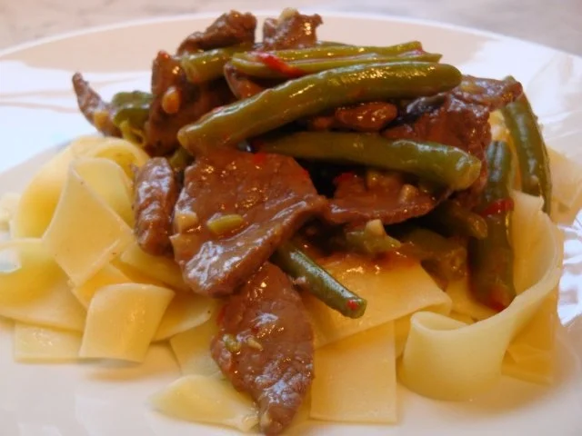 Rezept: Lammfleisch mit grünen Bohnen und Paprika Lammfleisch mit grünen Bohnen und Paprika - Rezept