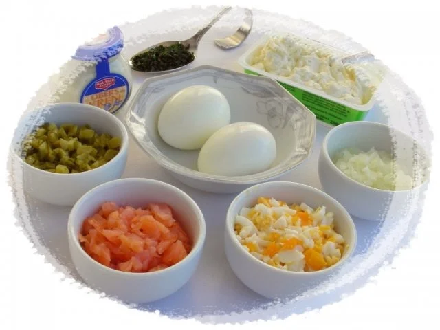 Rezept: Lachs Aufstrich mit lieben Eierfigürchen Bild Nr. 4 Lachs Aufstrich mit lieben Eierfigürchen - Rezept - Bild Nr. 4