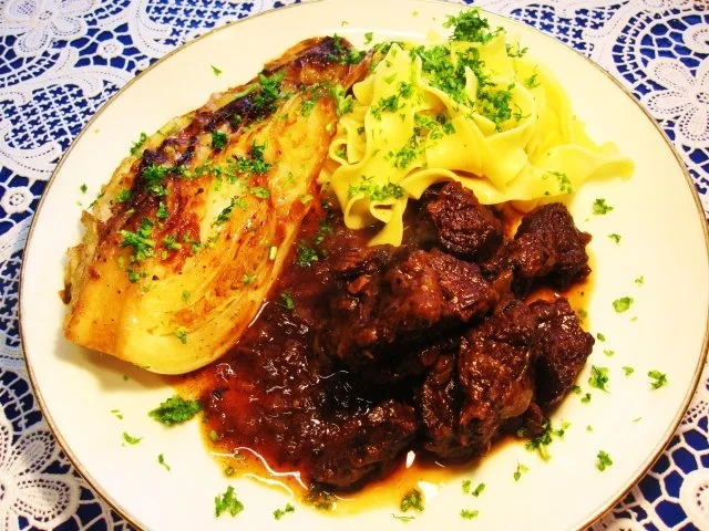 Rezept: Ochsenbäckchen-Ragout ... Ochsenbäckchen-Ragout ... - Rezept