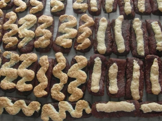 Weihnachtsplätzchen :Sehr feine Schoko-Nuss-Stangen aus Oma`s Backbuch ! - Rezept - Bild Nr. 3