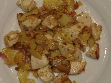 Rezept: Bratkartoffeln mit Hähnchenbrust Bratkartoffeln mit Hähnchenbrust - Rezept