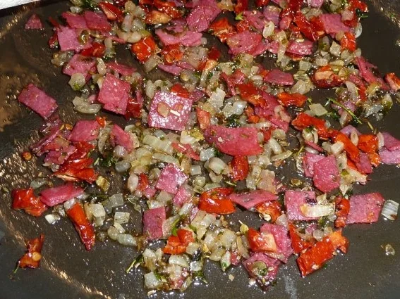 Hackfleisch: Frikadellen mit Salami und getrockneten Tomaten - Rezept - Bild Nr. 4
