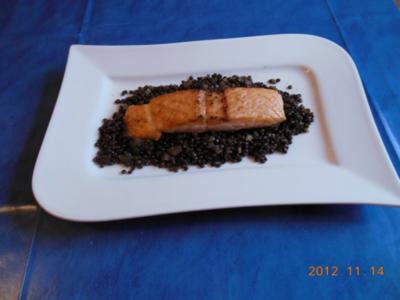 Kochen: Lachs mit Beluga- Linsen - Rezept