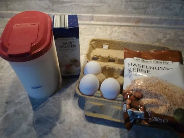 Rezept: Haselnussmakronen Bild Nr. 2 Haselnussmakronen - Rezept - Bild Nr. 2