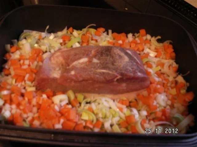 Rezept: Schweineschulter glasiert mit Rosenkohl Bild Nr. 6 Schweineschulter glasiert mit Rosenkohl - Rezept - Bild Nr. 6