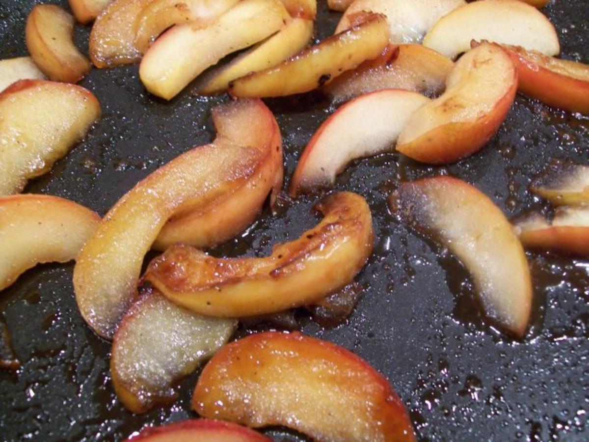 Bohnen \"untereinander\"/ gebratene Flönz/ KaramellÄpfelchen /crunchy
