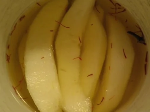 Walnuss - Lebkuchen - Mousse an einer Walnuss - Soße und Safranbirnen ... - Rezept - Bild Nr. 13