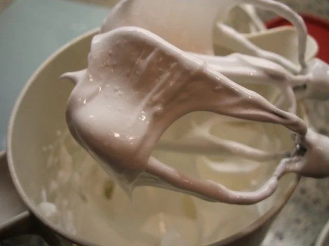 Rezept: Plätzchen: Krokant-Baiser Bild Nr. 3 Plätzchen: Krokant-Baiser - Rezept - Bild Nr. 3