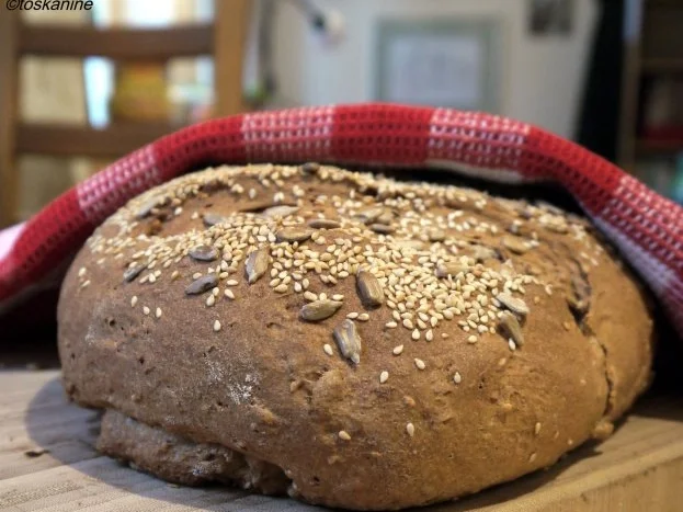 Joghurt-Vollkornbrot mit Sesam und Sonnenblumenkernen - Rezept - Bild Nr. 11