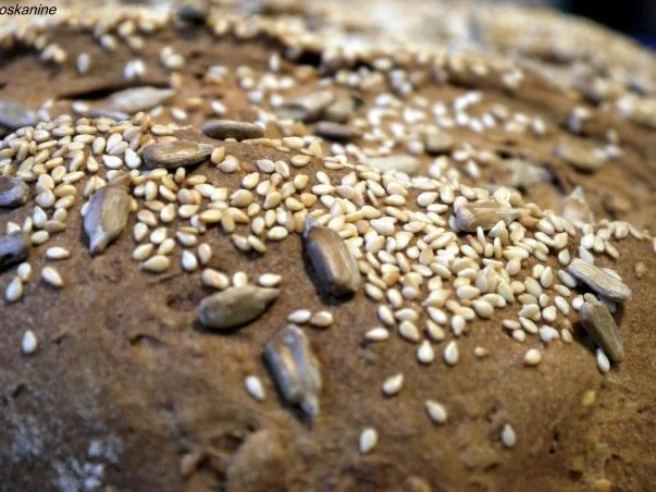 Joghurt-Vollkornbrot mit Sesam und Sonnenblumenkernen - Rezept - Bild Nr. 12