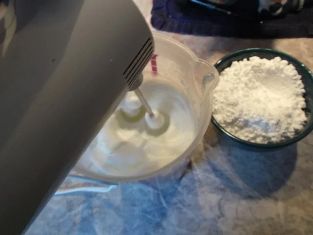 Rezept: Mandel-Kränzchen Bild Nr. 4 Mandel-Kränzchen - Rezept - Bild Nr. 4