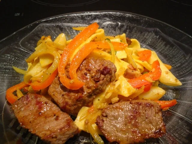 Lammrücken mit gebratenem Gemüse und Nudeln - Rezept - Bild Nr. 2