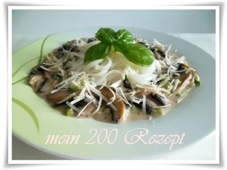 Rezept: Reis-Bandnudeln mit Champignons-Rahmsauce und Grana Padano Bild Nr. 15 Reis-Bandnudeln mit Champignons-Rahmsauce und Grana Padano - Rezept - Bild Nr. 15