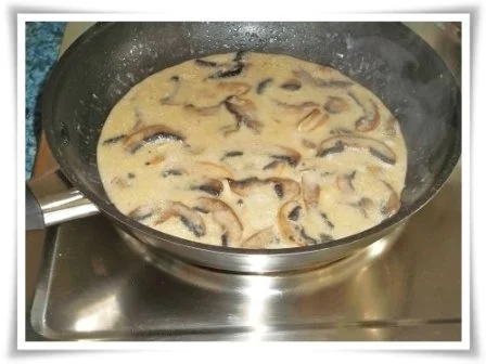 Rezept: Reis-Bandnudeln mit Champignons-Rahmsauce und Grana Padano Bild Nr. 8 Reis-Bandnudeln mit Champignons-Rahmsauce und Grana Padano - Rezept - Bild Nr. 8