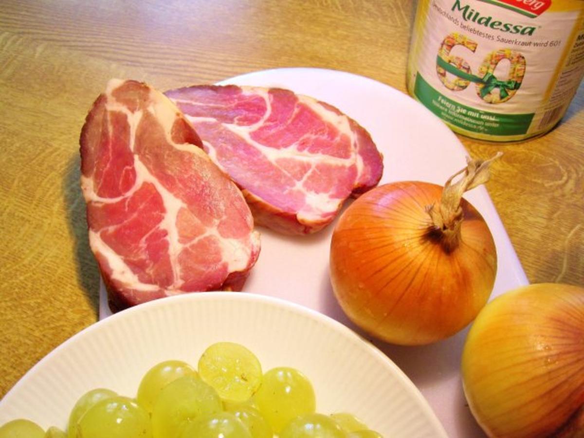 Fruchtiges Sauerkraut mit Kasseler Kotelett ... - Rezept - Bild Nr. 3