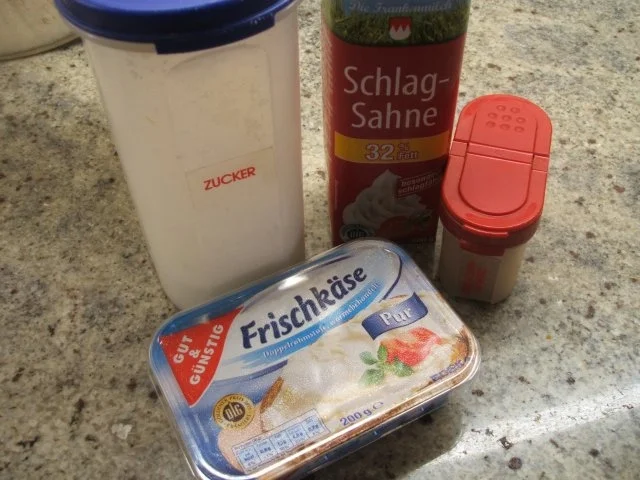 Rezept: Backen: Weihnachtstorte - für die 20iger Tortenform Bild Nr. 11 Backen: Weihnachtstorte - für die 20iger Tortenform - Rezept - Bild Nr. 11