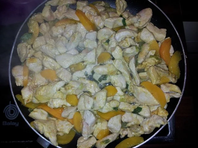 Salat mit Putenfleisch, Pfirsich und Ingwer - Rezept - Bild Nr. 2