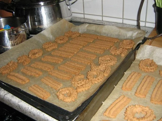 Rezept: Spritzgebäck dunkel oder hell Bild Nr. 2 Spritzgebäck dunkel oder hell - Rezept - Bild Nr. 2