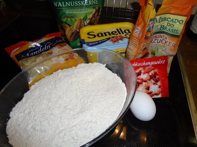 Rezept: Spekulatius mit Marzipan und einer Glühweinhaube Bild Nr. 2 Spekulatius mit Marzipan und einer Glühweinhaube - Rezept - Bild Nr. 2