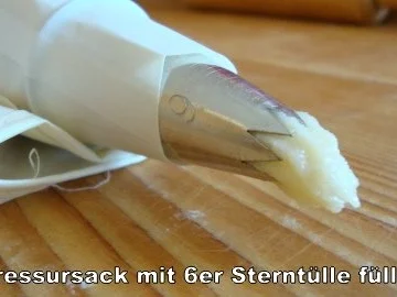 Rezept: Mandel-Makronen Rauten Bild Nr. 7 Mandel-Makronen Rauten - Rezept - Bild Nr. 7