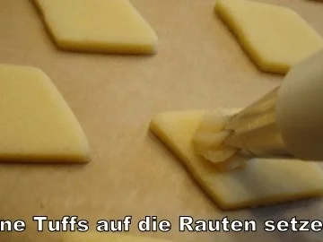 Rezept: Mandel-Makronen Rauten Bild Nr. 9 Mandel-Makronen Rauten - Rezept - Bild Nr. 9