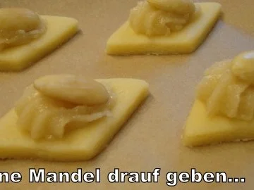 Rezept: Mandel-Makronen Rauten Bild Nr. 10 Mandel-Makronen Rauten - Rezept - Bild Nr. 10