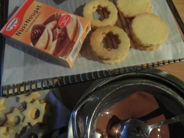 Rezept: Weihnachtsplätzchen :Safran-Terrassen mit Pistazien Bild Nr. 3 Weihnachtsplätzchen :Safran-Terrassen mit Pistazien - Rezept - Bild Nr. 3