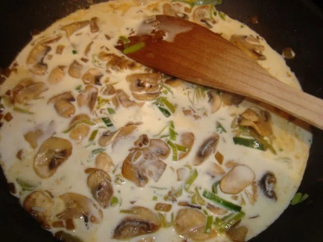 Rezept: Hähnchenfilet im Speckmantel mit Champignon-Sahnesauce Bild Nr. 9 Hähnchenfilet im Speckmantel mit Champignon-Sahnesauce - Rezept - Bild Nr. 9