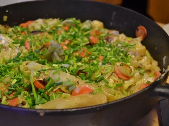 Rezept: HAUPTGERICHT : SPITZKOHLPFANNE Bild Nr. 4 HAUPTGERICHT : SPITZKOHLPFANNE - Rezept - Bild Nr. 4