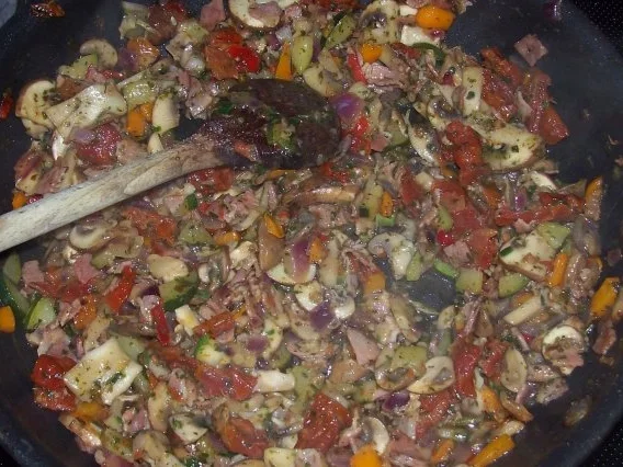 Würziger Kartoffel-Champignon-Auflauf mit Gorgonzola und Pesto-Guss - Rezept - Bild Nr. 8