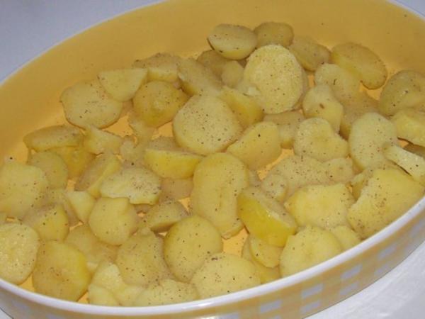 Würziger Kartoffel Champignon Auflauf mit Gorgonzola und Pesto Guss ... Würziger Kartoffel Champignon Auflauf mit Gorgonzola und Pesto Guss ...