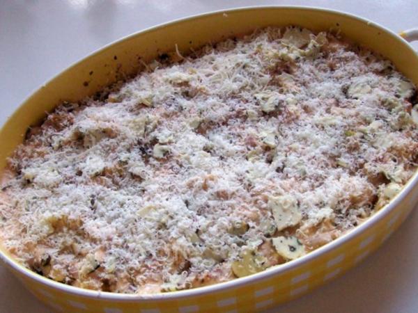 Würziger Kartoffel-Champignon-Auflauf mit Gorgonzola und Pesto-Guss ...