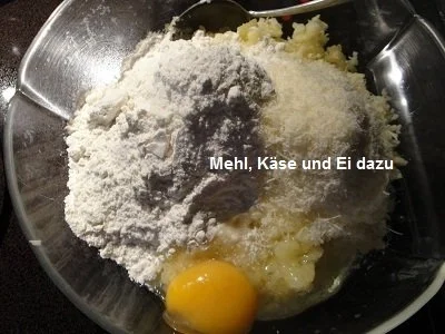 Rezept: Spinat-Knödel Bild Nr. 4 Spinat-Knödel - Rezept - Bild Nr. 4