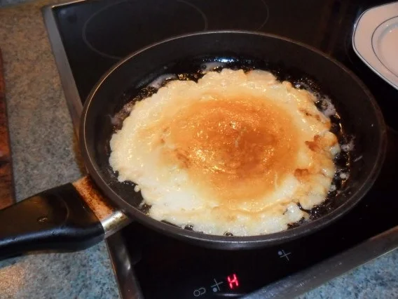pfannenkuchenröllchen mit lachskäsecreme und rucola - Rezept - Bild Nr. 5