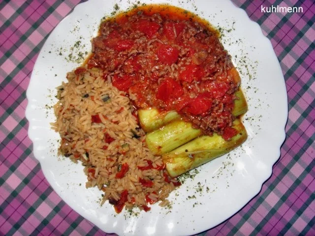 Rezept: Lauch in Hack/Tomaten/Käse-Soße Lauch in Hack/Tomaten/Käse-Soße - Rezept