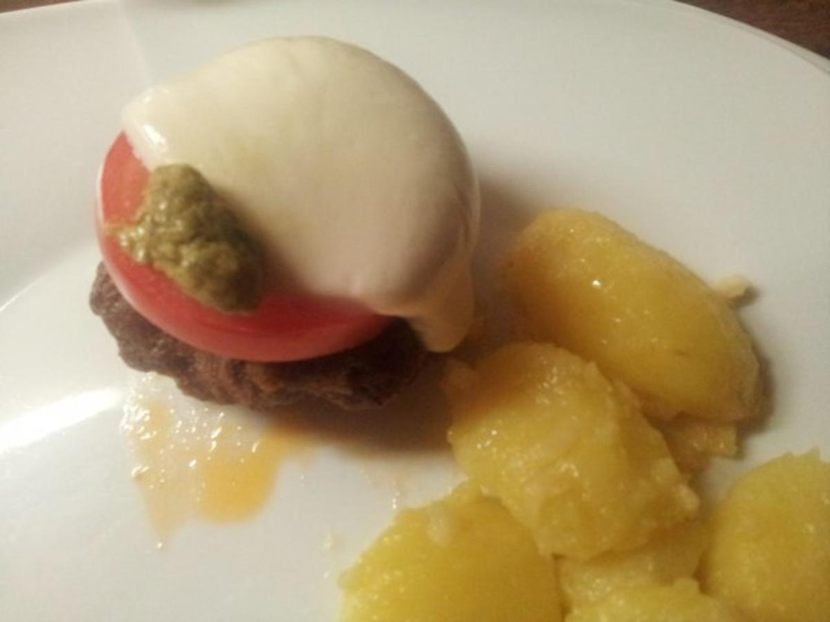 Frikadellen mit Mozzarella überbacken - einfach - von eufu99