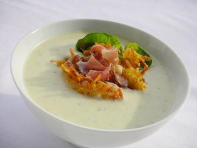 Rosenkohlsuppe mit Speck und Kartoffelrösti - Rezept